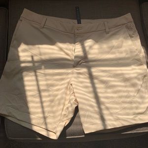 Lululemon Commission Shorts 7 inch 38 waist